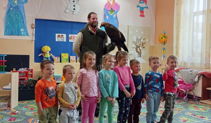 Aktuality / Sokoliari majstra Vagana v našej MŠ - foto