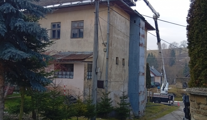 Aktuality / Projekt Odstránenie havarijného stavu budovy bývalej ZŠ v obci - foto