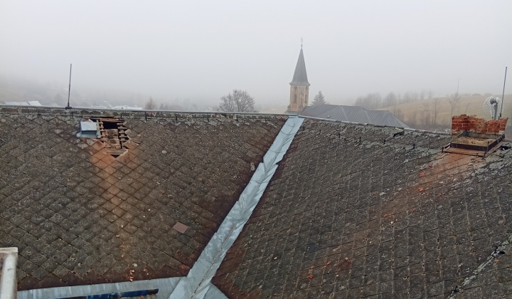 Aktuality / Projekt Odstránenie havarijného stavu budovy bývalej ZŠ v obci - foto